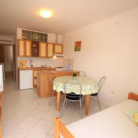 Apartman With Parking Space Baska, Krk - 24184 *